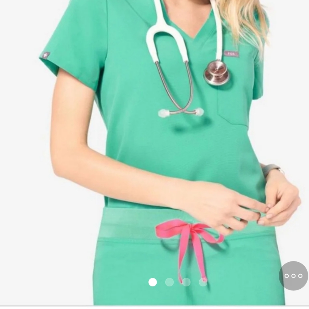 YOLA / Figs Surgical Green. $75 Firm NWT